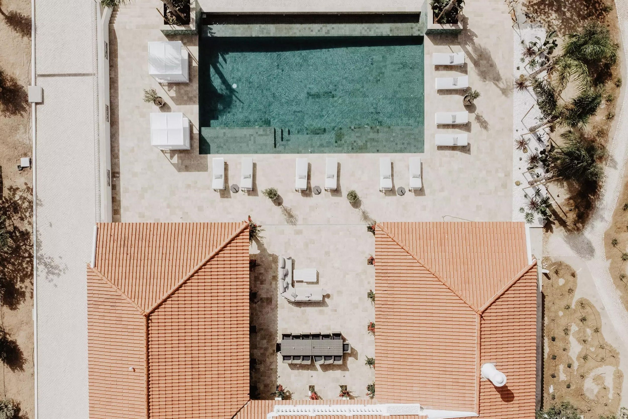 Villa Colunata Pool Overview.jpg