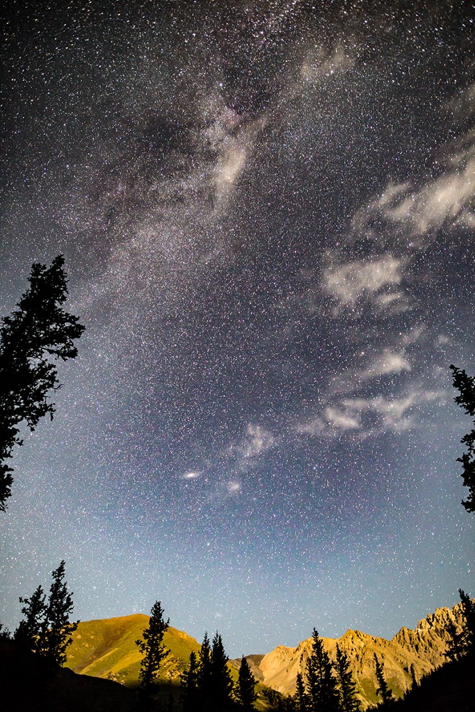 Clouds form along the Milky Way