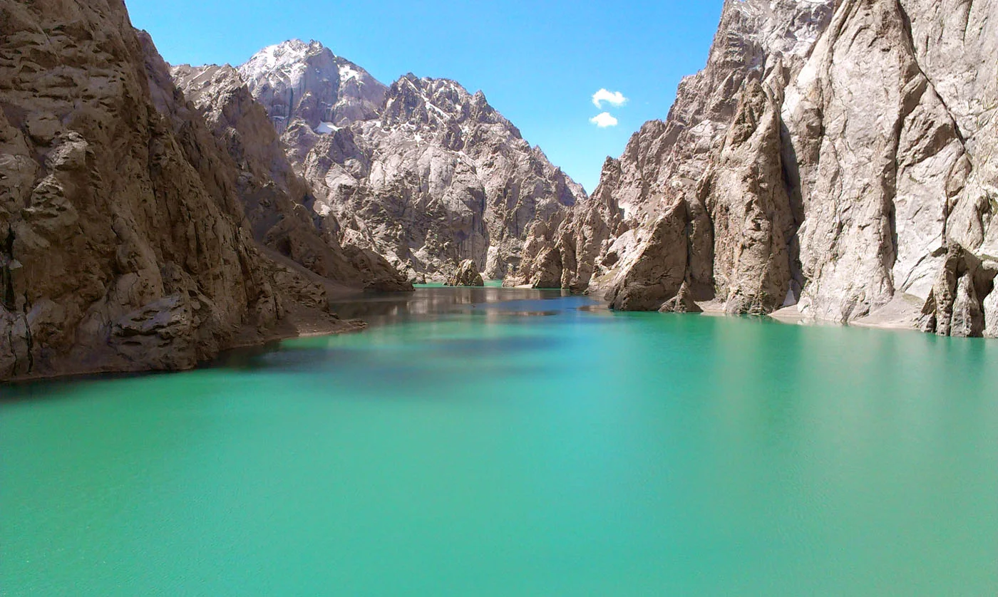 The lake is almost always turquoise or green. But it changes its color 50 times a day. It depends on sun and time of the day. Photo: Azamat Imanaliev