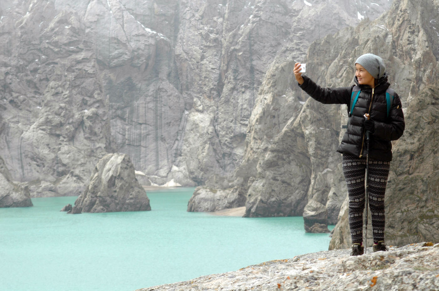 Makenova (Alina Makenova is Azamat Imanaliev's wife — GO KG) is taking selfies. Photo: Azamat Imanaliev