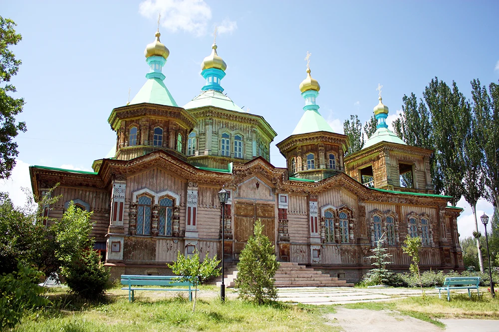 The steadfast temple with its brief, hundred-year history, full of hardships and mourning events