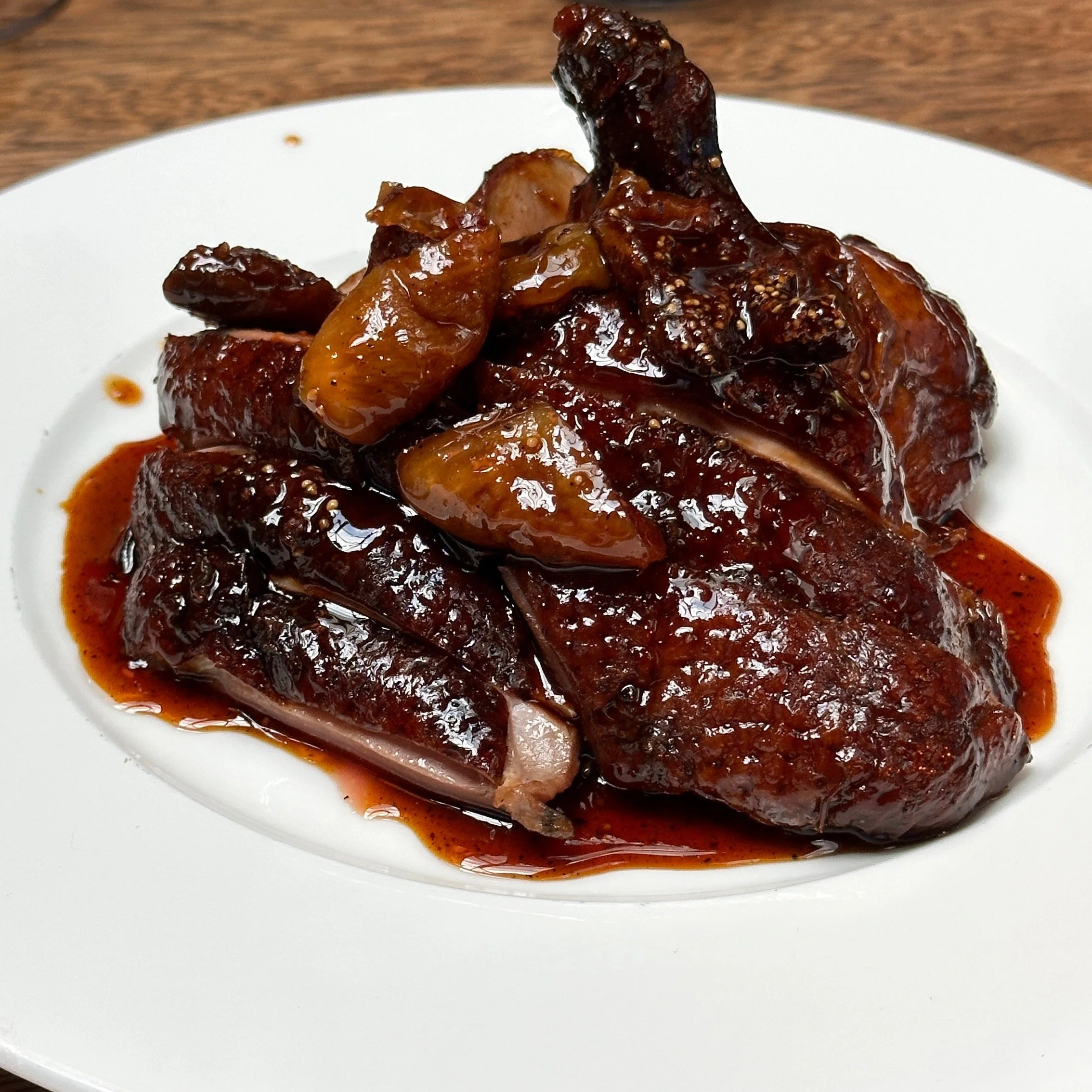 I am so glad to have tried again the roast duck, the signature dish @impala.soho . It was beautifully roasted, with the meat incredibly tender and still moist and christened with an intense fig sauce full of umami. Its mahogany-coloured lacquer looke