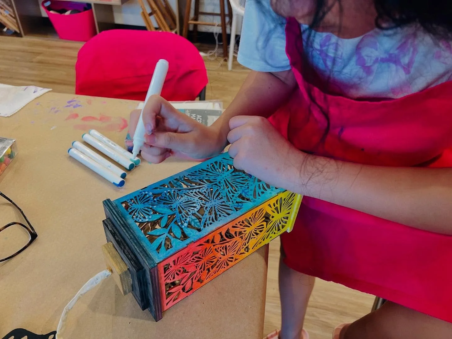 A&uacute;n tenemos tres lugares para la clase de ma&ntilde;ana a la 1 pm 😃🎨🖌️, esta clase es para toda la familia ❤️

Registrense aqu&iacute; 👉 https://inventivaworks.com/classes-landing/p/taller-de-manualidades-lampgos-6atbn-62tpm