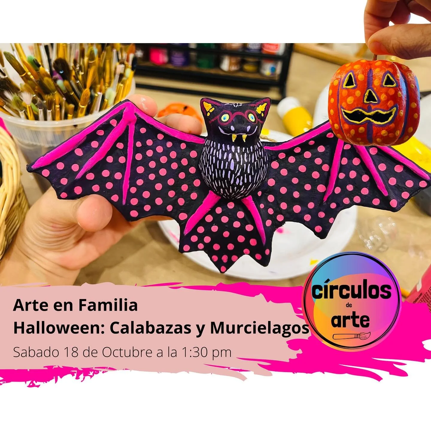 HALLOWEEN ART- Calabazas y Murcielagos | Bats and Pumpkins

🎃 Taller Familiar: Calabazas y Murci&eacute;lagos de Papel Mach&eacute; 🦇

&iexcl;Celebremos el esp&iacute;ritu creativo de Halloween en familia! En este divertido taller de manualidades, 