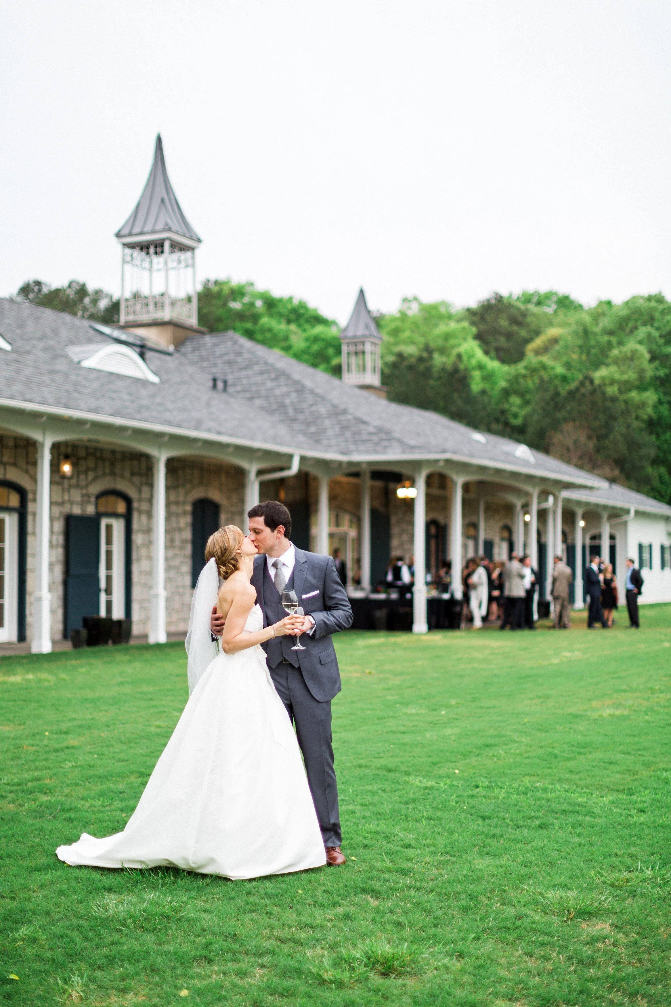Jen_BobWedding_RusticWhite291.jpg