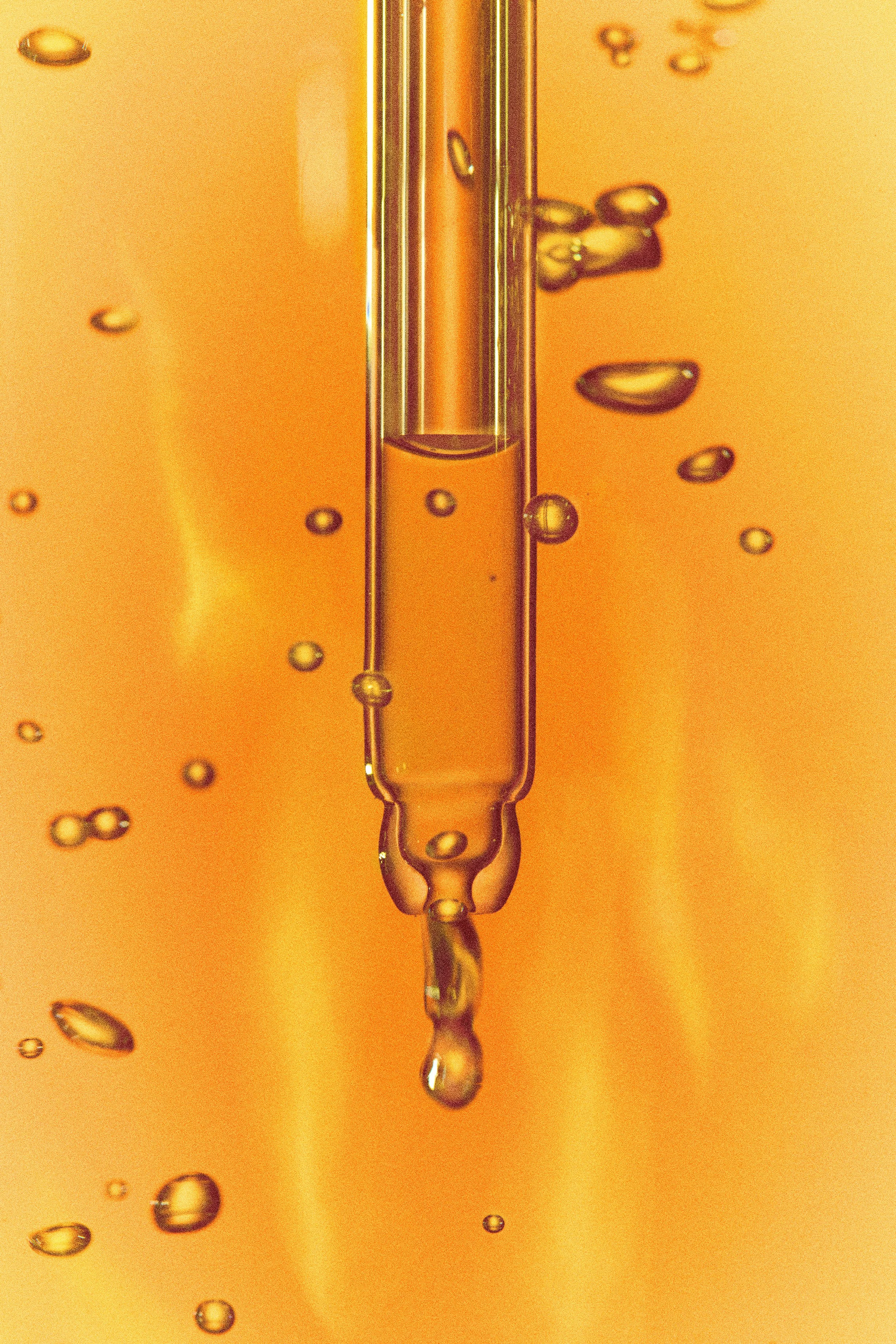 20251112_RodanFields_39_Aura_Goop_Texture_210_v7.jpg