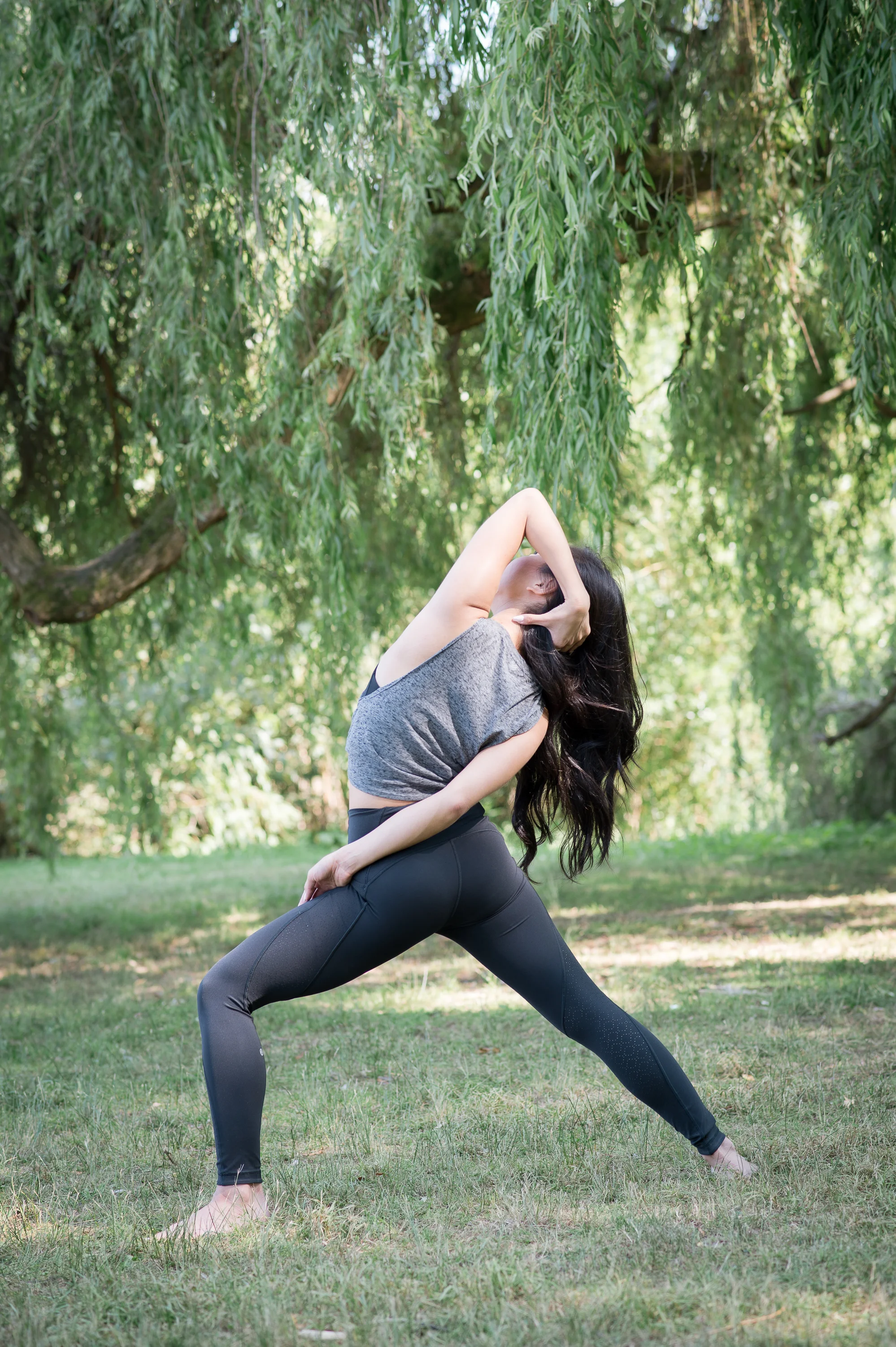 072418_Amanda+EmilyYoga-19 copy.jpg