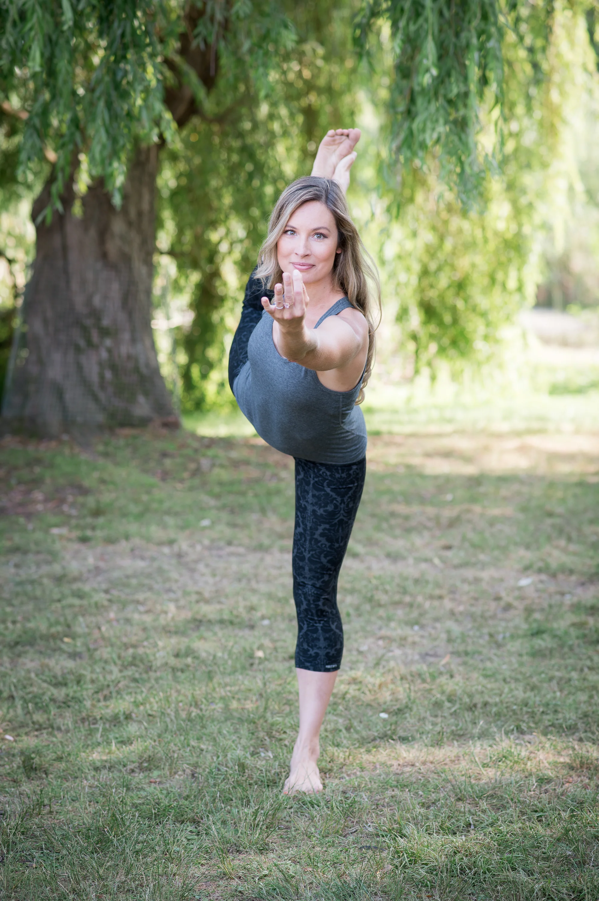 072418_Amanda+EmilyYoga-58 copy.jpg
