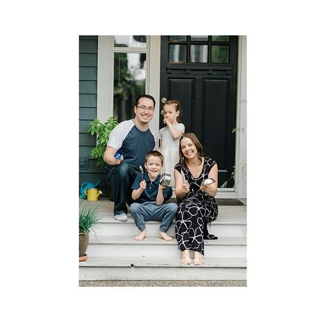 ⁠this family of four showed me their 7 pm at 10 am and perrrrfectly PRETENDED to make noise for our frontline workers