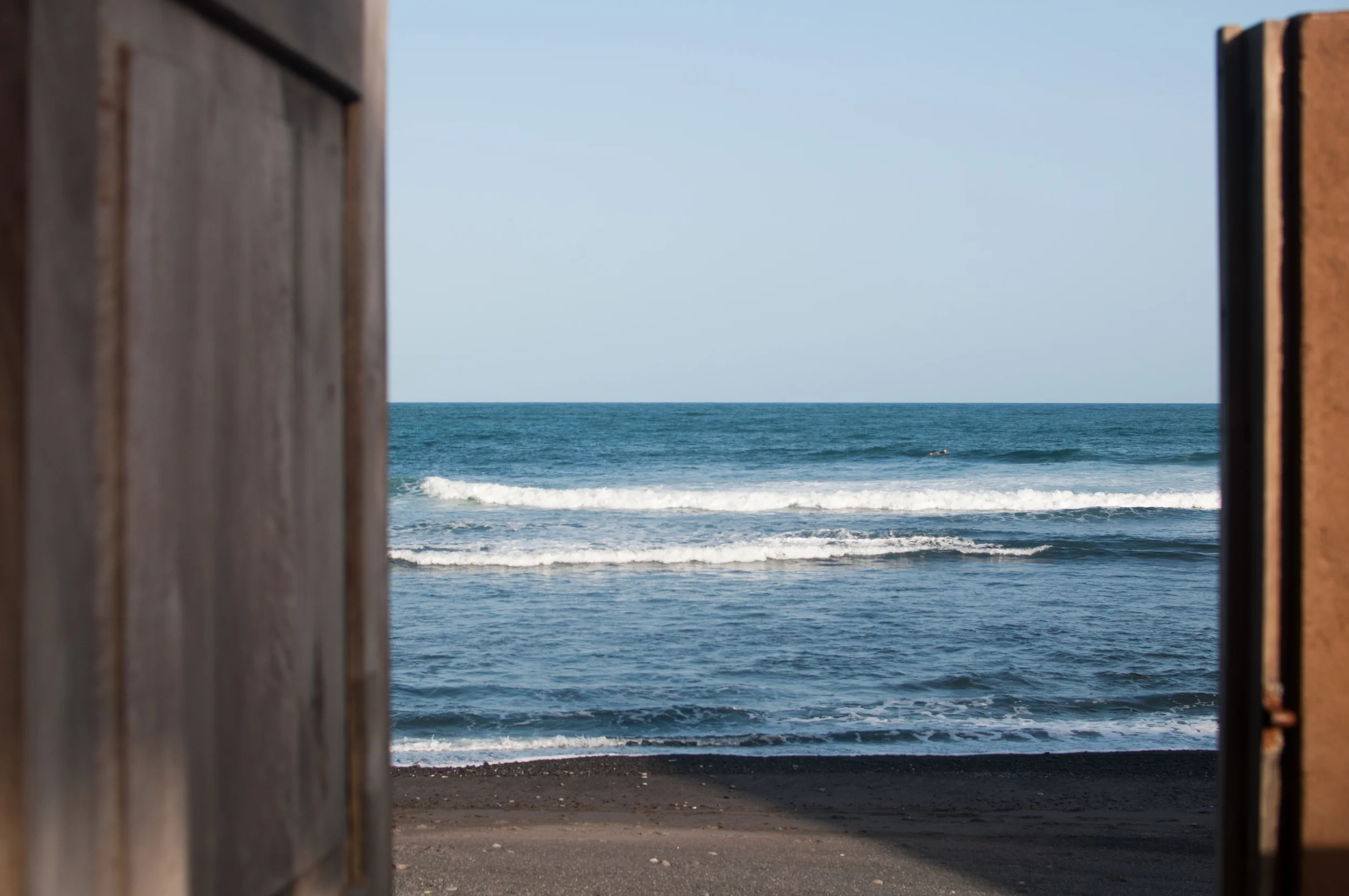 THE GATE TO THE SURF