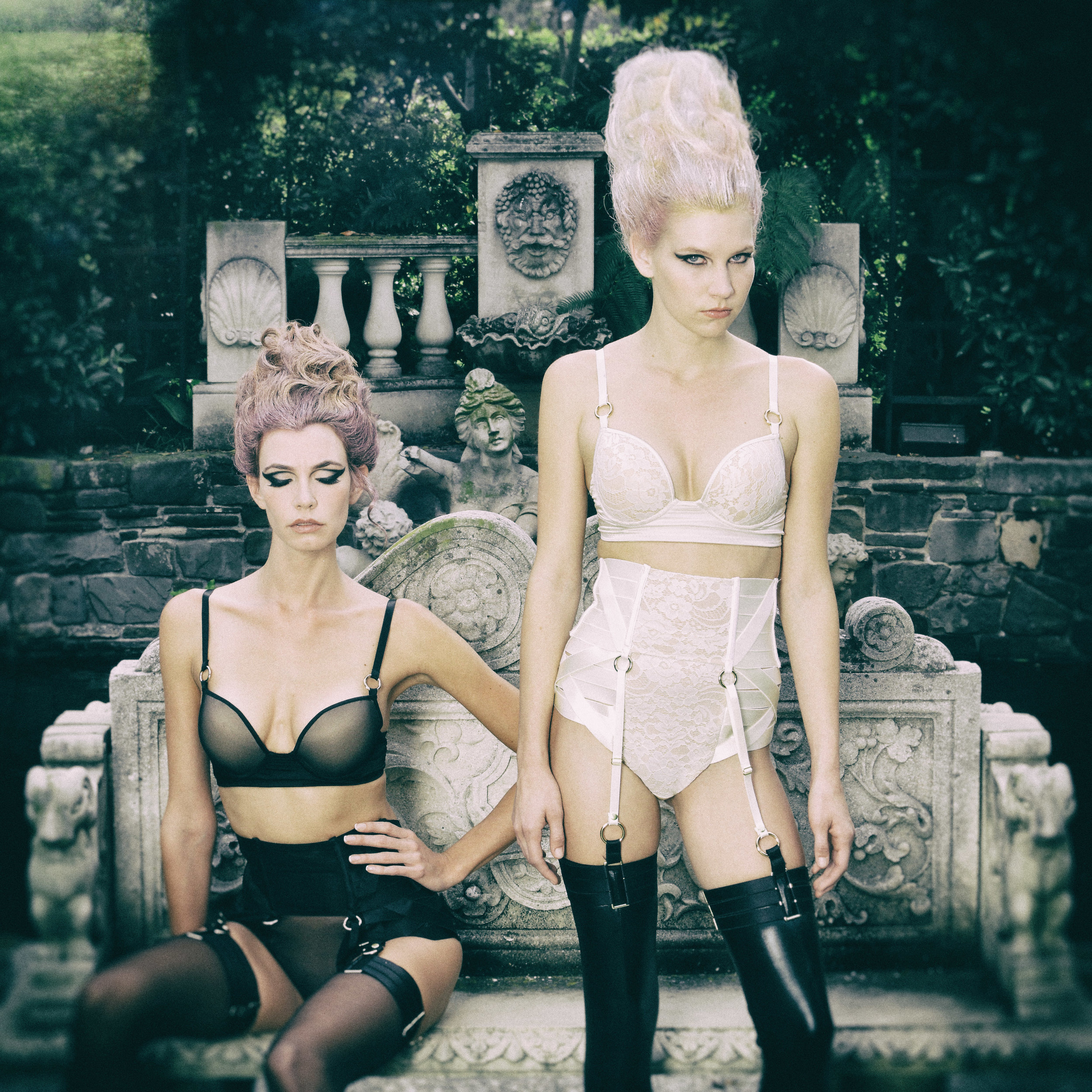 _57A9352_TFP_MASTERED_LIGHT_LEAK_FASHION_1.jpg