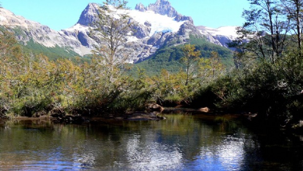 Patagonia: Lago Baguilt, el reflejo del paraíso natural cordillerano