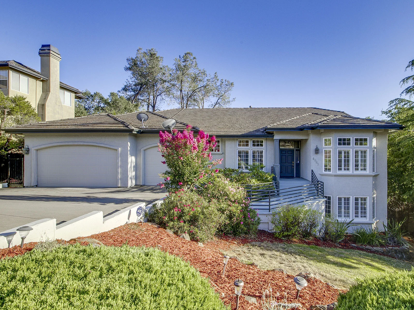 4065_HensleyCircle_Ext_Front_01.jpg