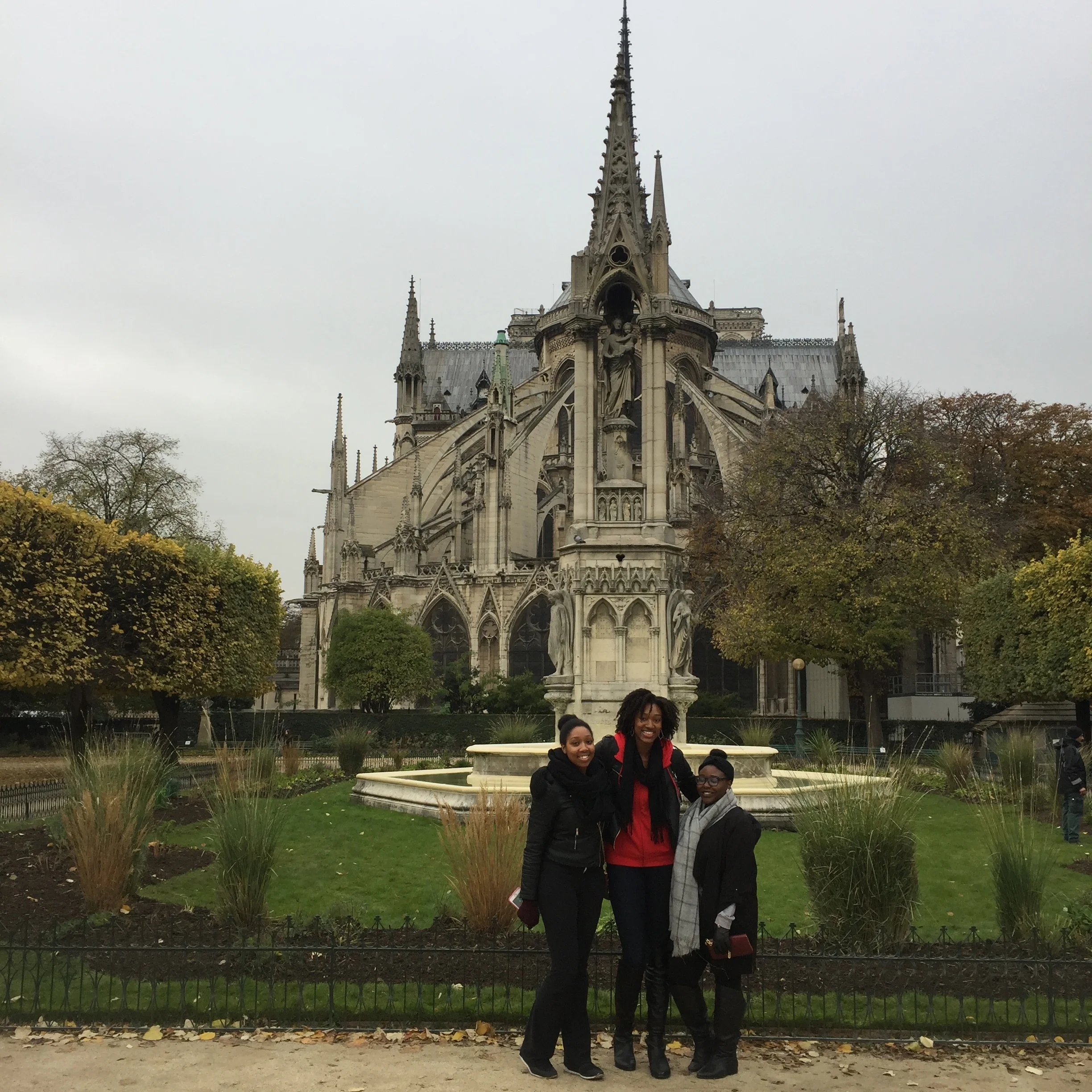 I'm so happy that these two can explore Paris with me! Also, I could stare at the architectural structure of Notre Dame all day long! 