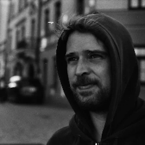Atilla Stark is an illustrator, painter and graphic designer. His body of work includes paintings, posters, comics, films and books, sometimes published under the name Kulo or Kulo City. He is founding member of 1000%, a well-known artist collective with origins in street art. 1000% Percent Kulo City
