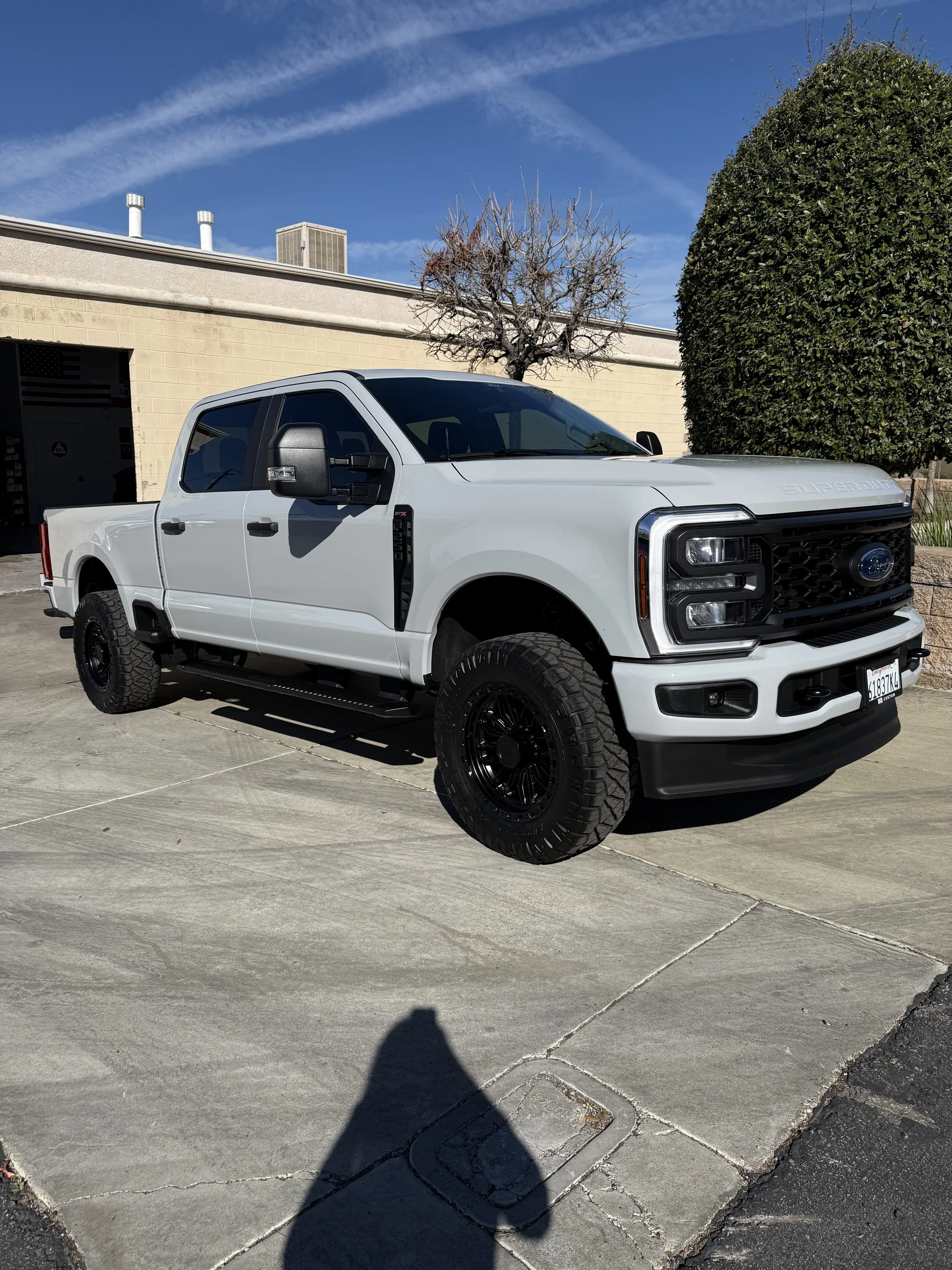 2025 ford f-250 had XPEL Fusion Ceramic Coating and XPEL Prime XR BLACK Tint installed by Honest Tint & PPF in Yucaipa CA. 33111 Yucaipa blvd Yucaipa Ca 92399.