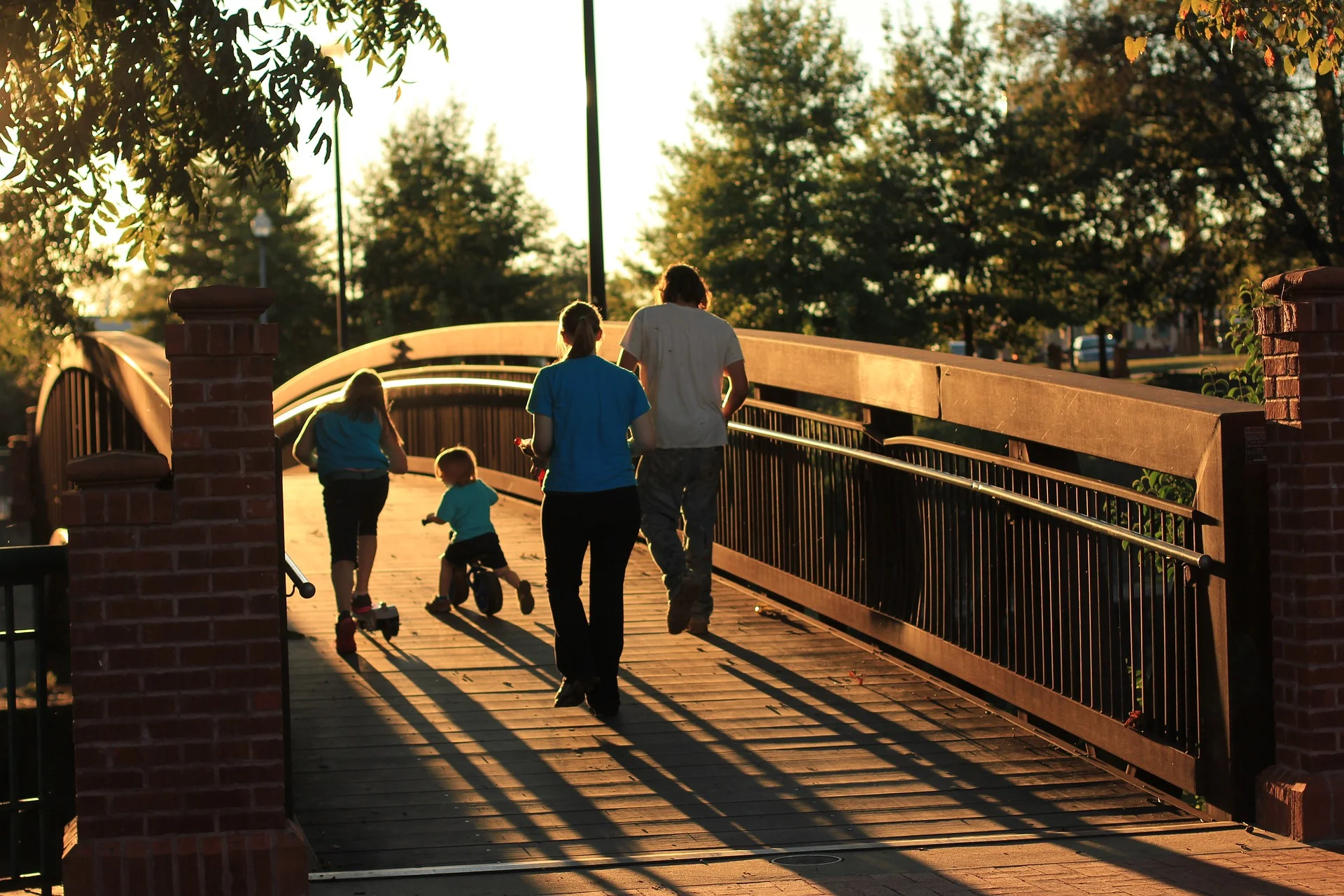 family-1454783_1920.jpg