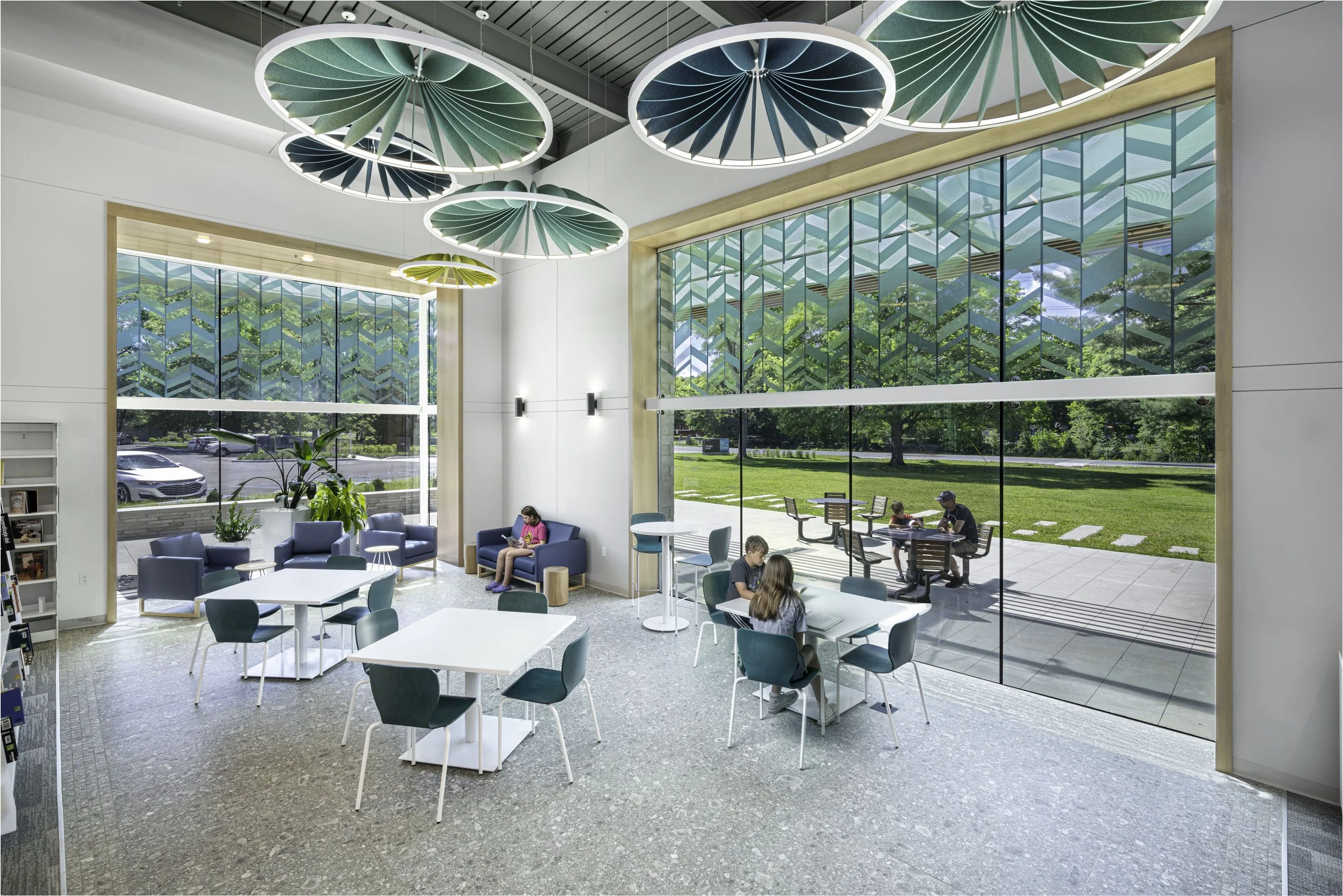 Glendale 24 kRM 7 Reading Area copy.jpg
