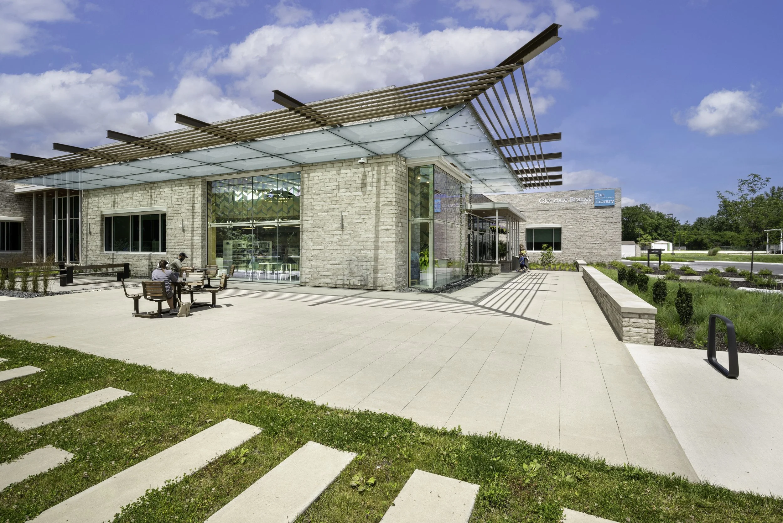 Glendale 24 kRM 12 Exterior copy.jpg