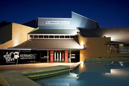 WAIKATO MUSEUM Waikato Museum Te Whare Taonga o Waikato is a regional museum located in Hamilton, New Zealand. The Museum manages ArtsPost, a shop and gallery space for New Zealand art and design.