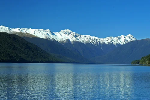 LAKE ROTOROA Lake Rotoroa is a lake in Hamilton, Waikato, North Island, New Zealand. It has a surface area of about 54 hectares and an average depth of 2.4 metres. It is the home of the Hamilton Yacht Club, which holds regular sailing in the summer. 
