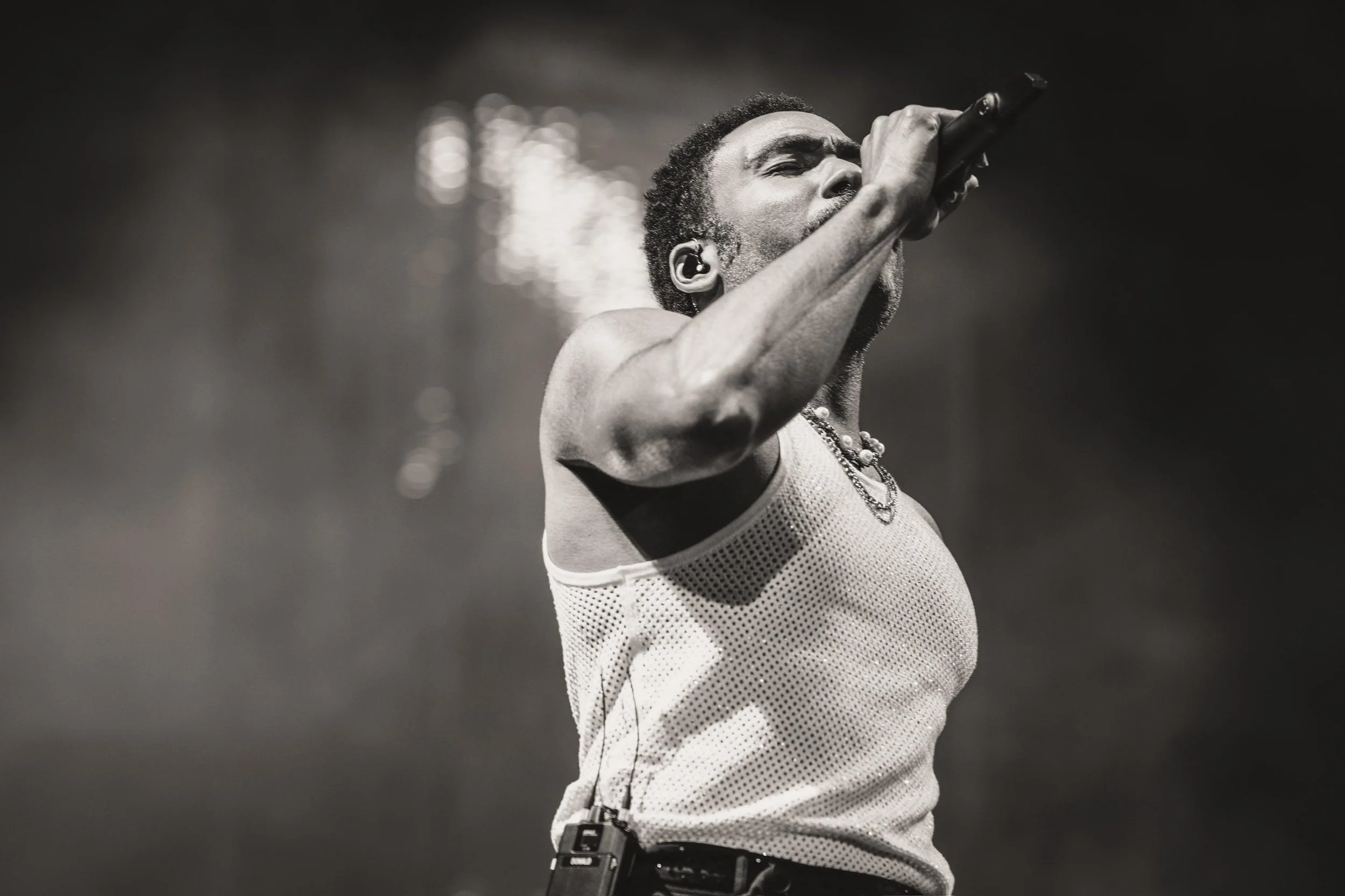 childish-gambino-camp-flog-gnaw-2025-v0-dmpanld97b3g1.jpg