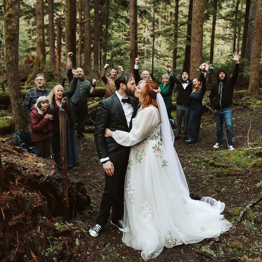 If you were looking for a sign to go elope in the woods, here it is 🌲🖤💍