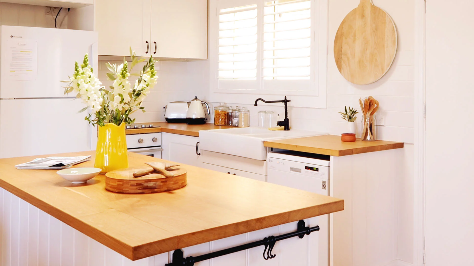 Amanzi beach house Jervis Bay_beach accomodation.jpg