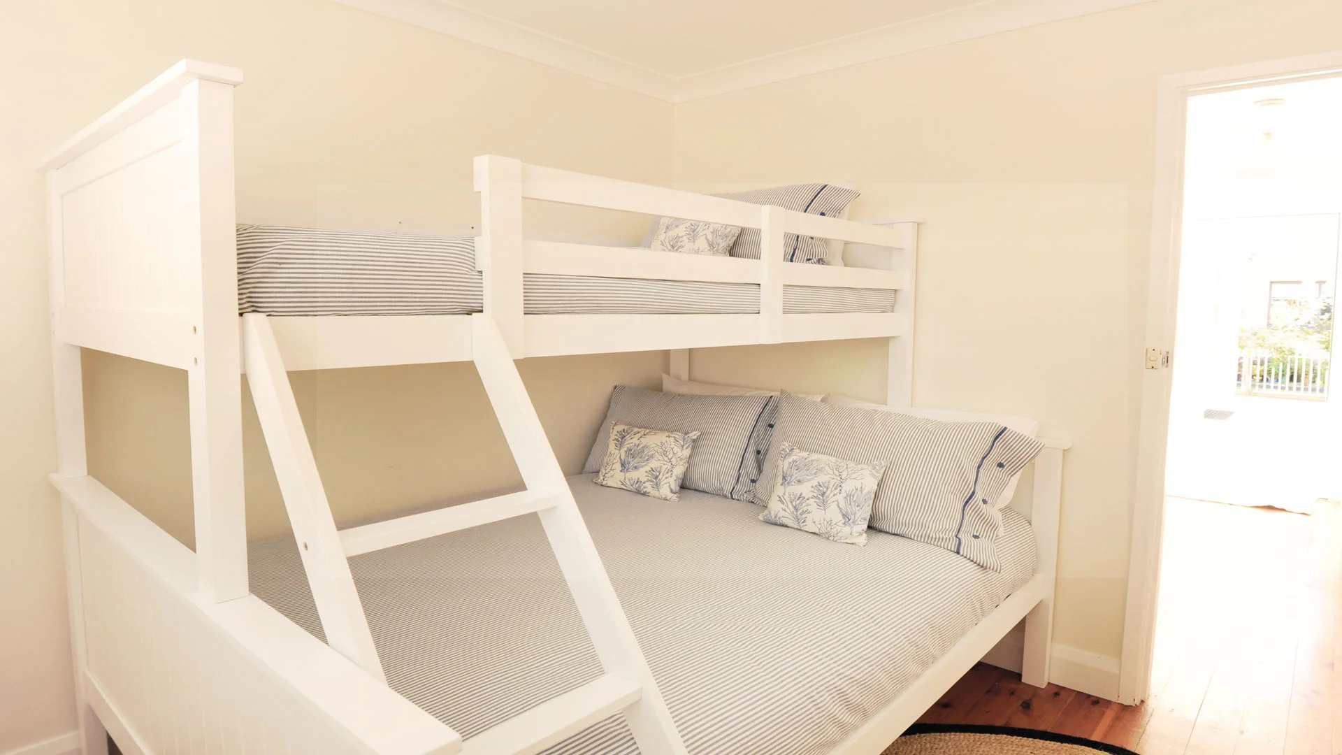 Amanzi bedroom 3.jpg