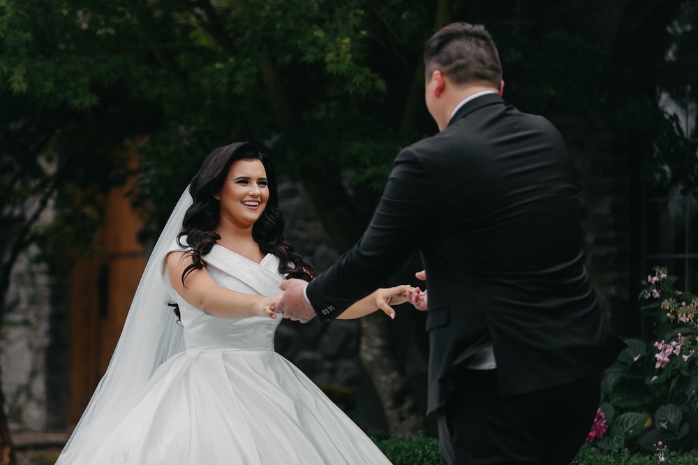 Pros of a First Look Emotional Oregon Luxury Wedding Photography