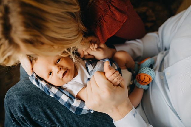 Look at this precious bebe I got to shoot. So little⠀⠀⠀⠀⠀⠀⠀⠀⠀
.⠀⠀⠀⠀⠀⠀⠀⠀⠀
.⠀⠀⠀⠀⠀⠀⠀⠀⠀
.⠀⠀⠀⠀⠀⠀⠀⠀⠀
.⠀⠀⠀⠀⠀⠀⠀⠀⠀
.⠀⠀⠀⠀⠀⠀⠀⠀⠀
#loveintentionally #thatsdarling#littlethingstheory #familyphotography #lookslikefilm#intimatewedding #naturallight #watchthisinstago