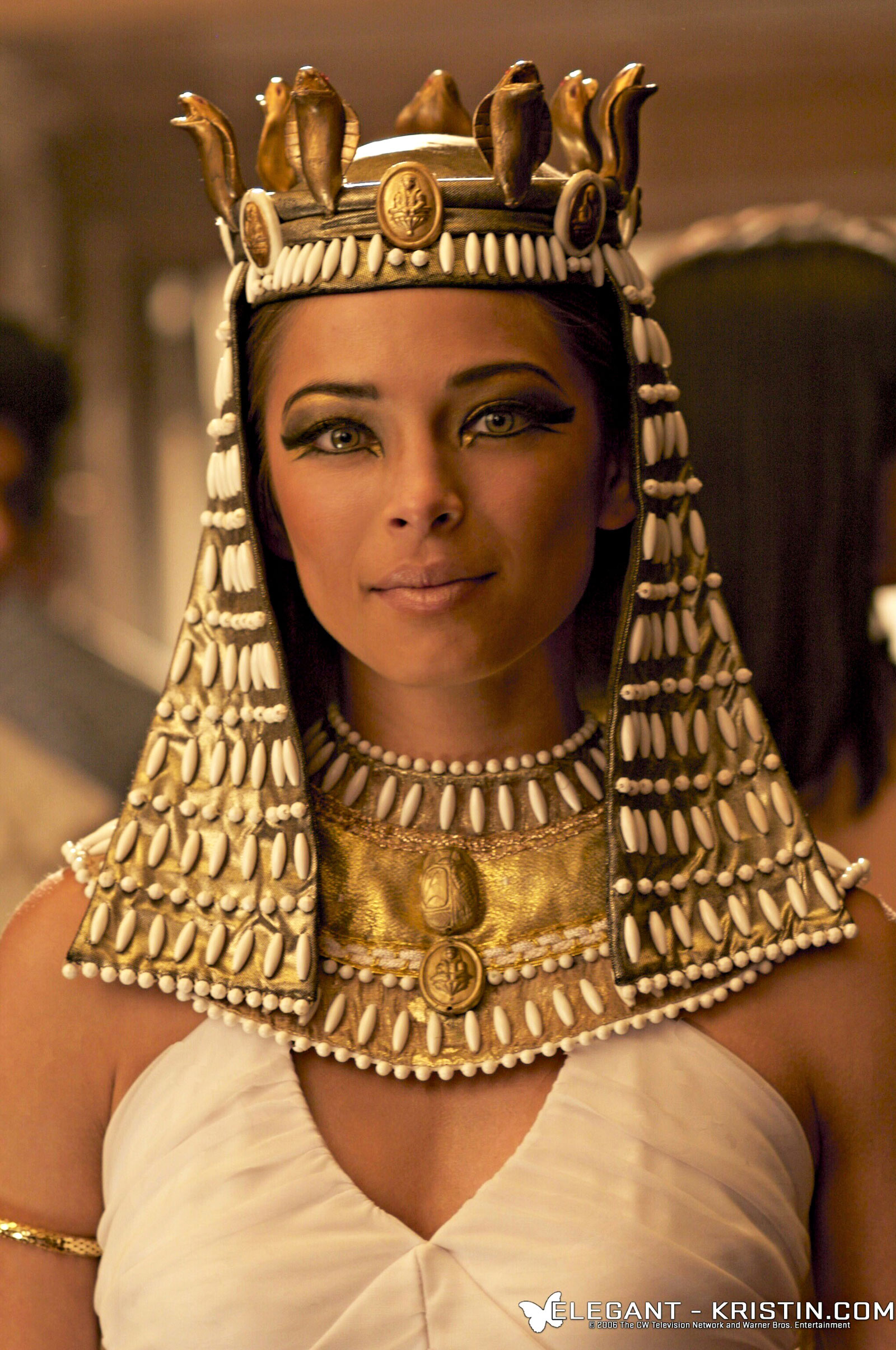 Kristin-Kreuk-as-Cleopatra-2.jpg