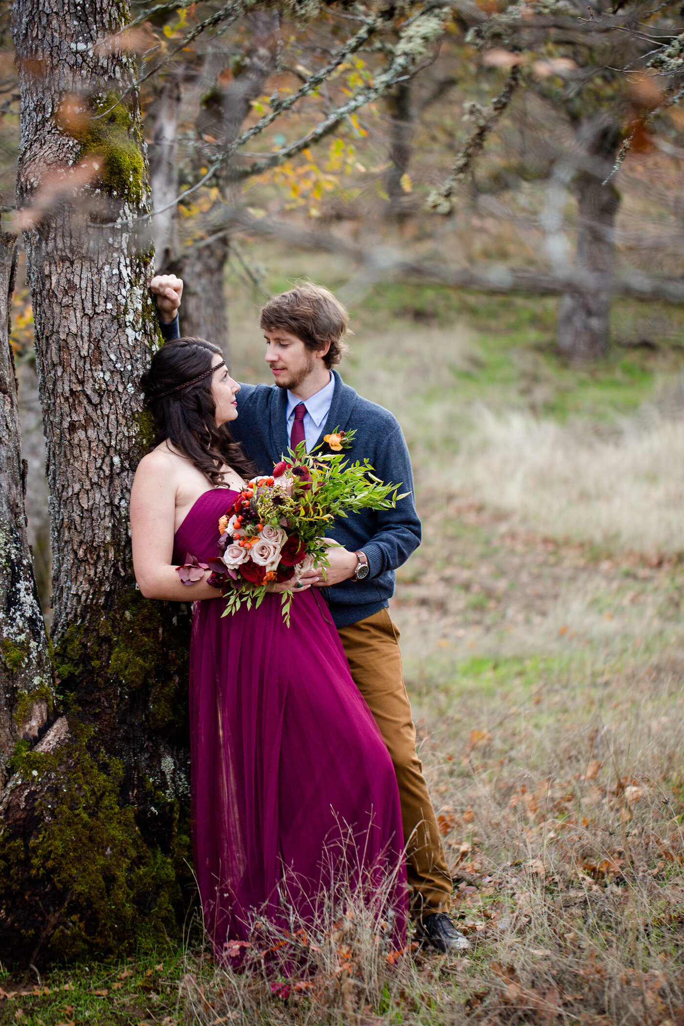 Eloping couple in a beautiful and wild PNW setting in Washington state