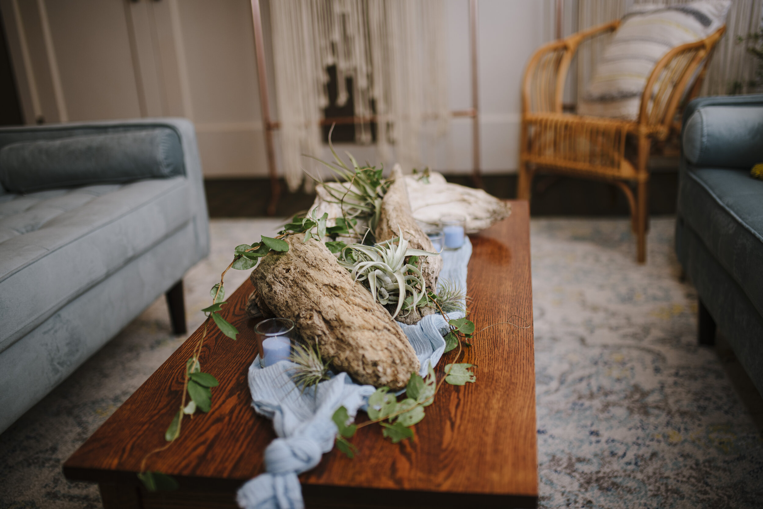 wedding-lounge-rental-vintage-tablescaping-snowberry-port-townsend