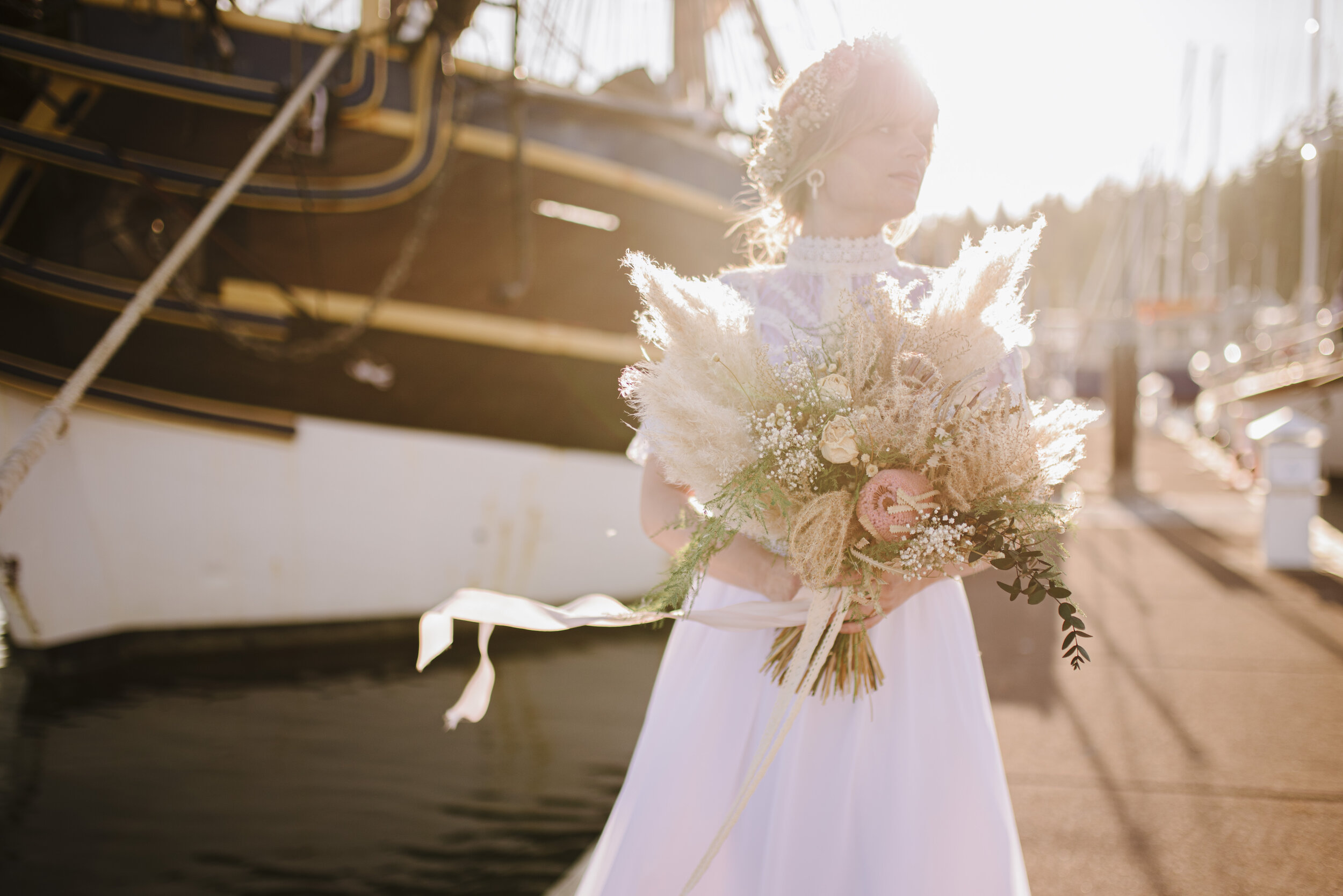 Elopement with Dried Flowers (Photos by Jen Lee Light)