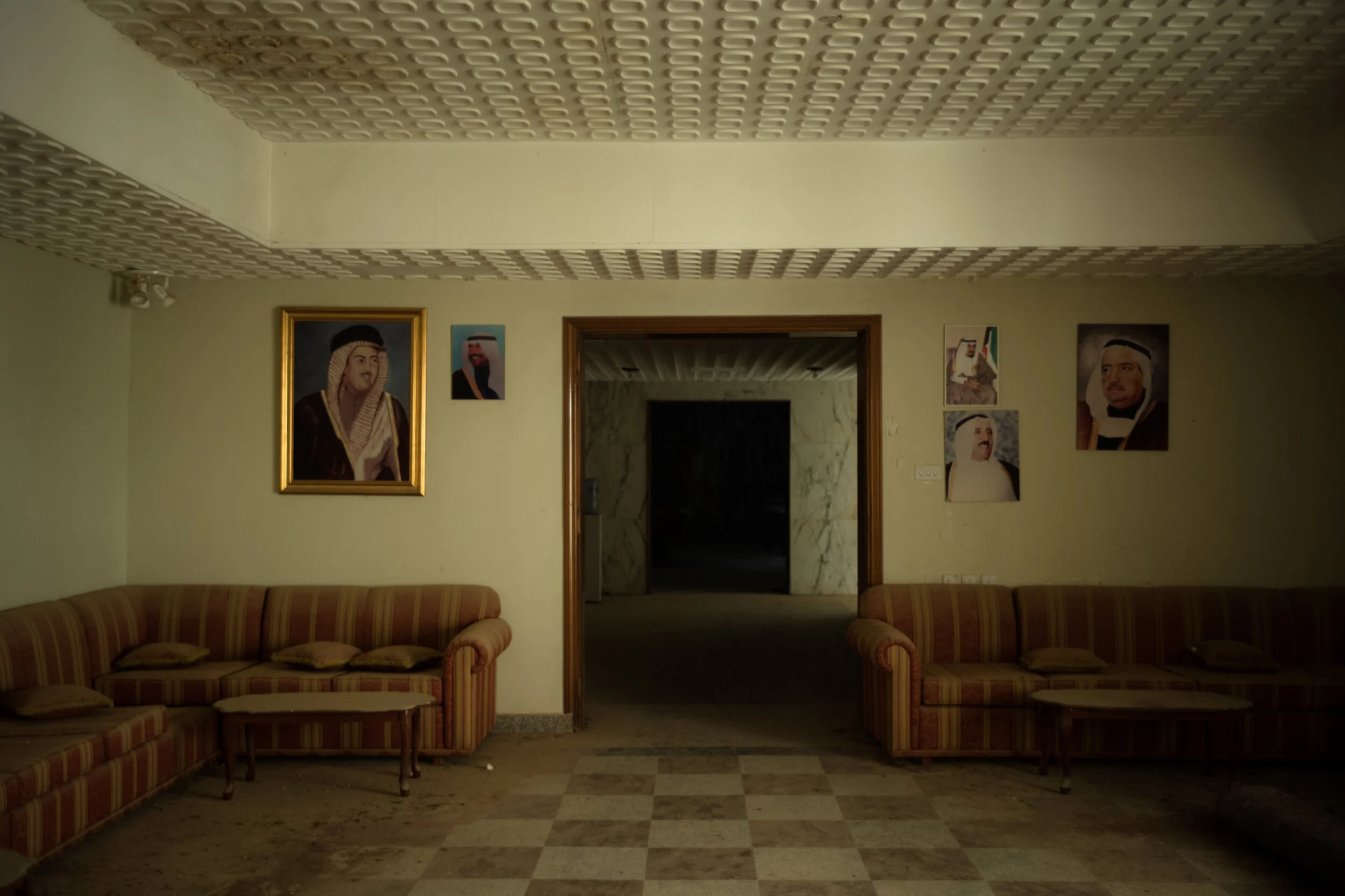 L1004681-2.jpg