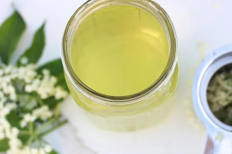 how-to-make-elderflower-tea.jpg
