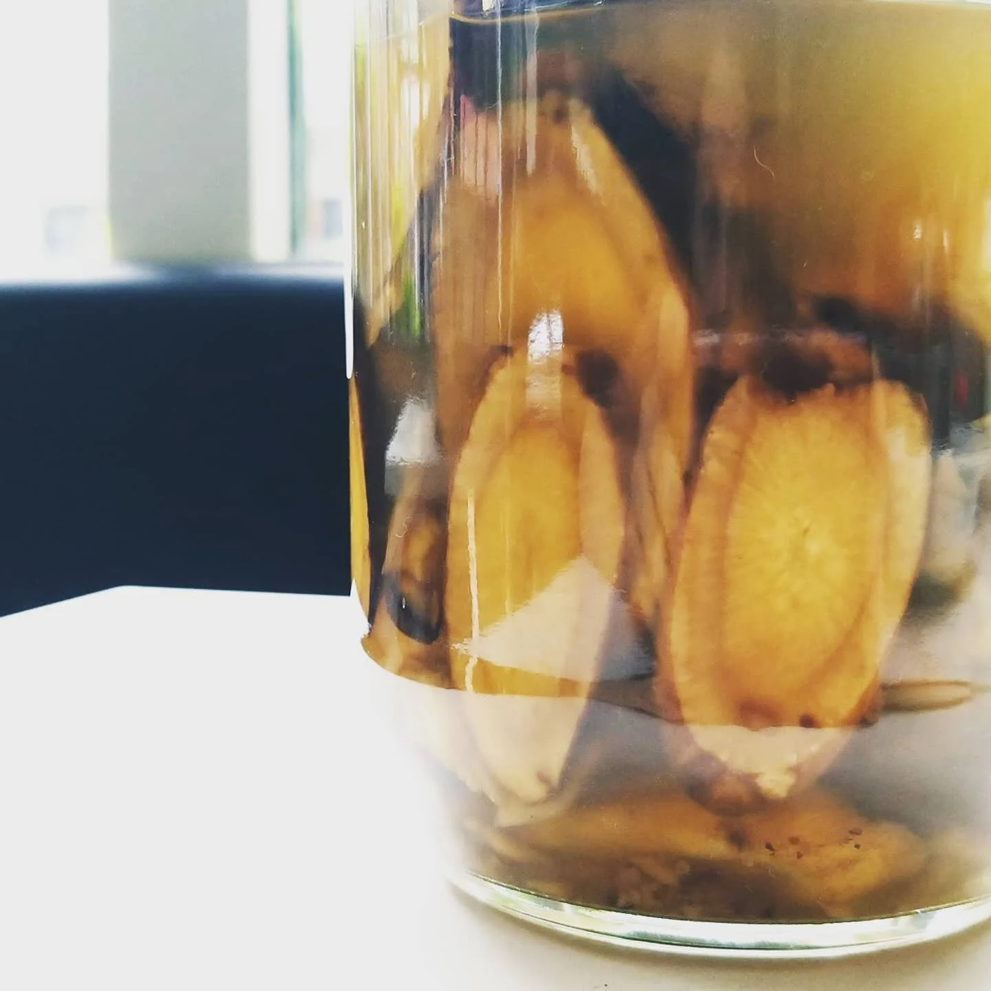 Ever get a little (*cough* a lot) behind?
This is catch up week for pressing out medicinal herb extracts/tinctures at HBH! (you wouldn't believe how many I need to do😅)

Is burdock better for skin?
The liver?
The gut?
The lymphatic system, including