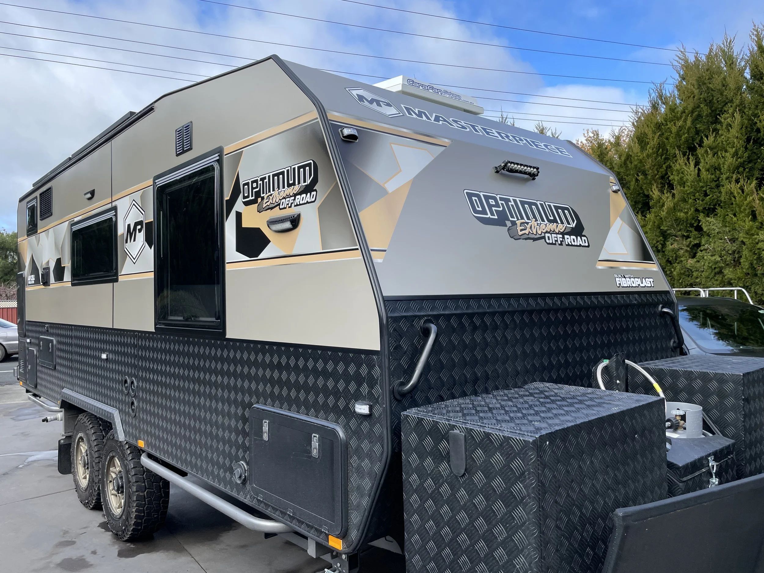 Wrapped_On_Vinyl_Caravan_PPF5824.jpg
