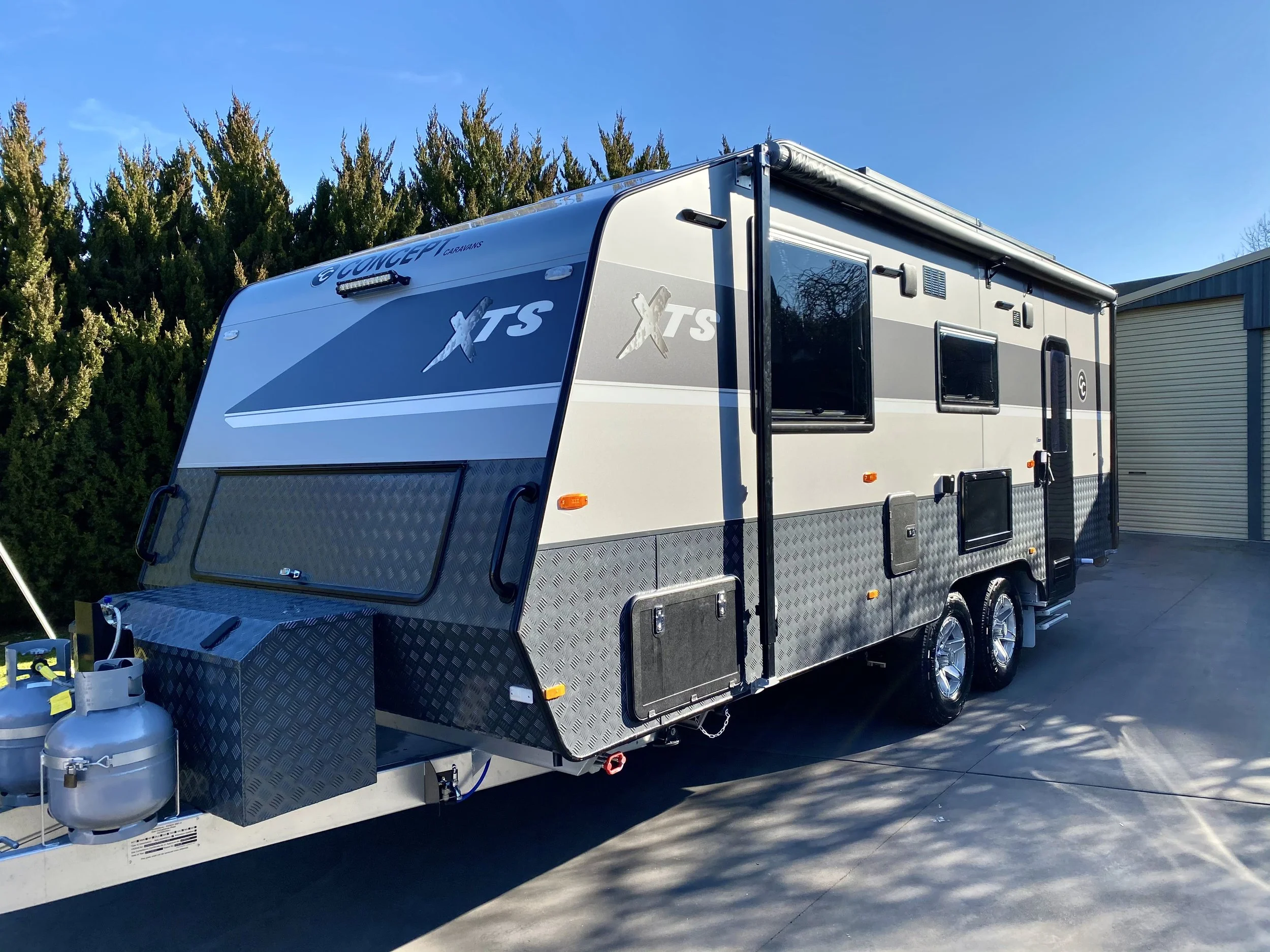 Wrapped_On_Vinyl_Caravan_PPF4326.jpg