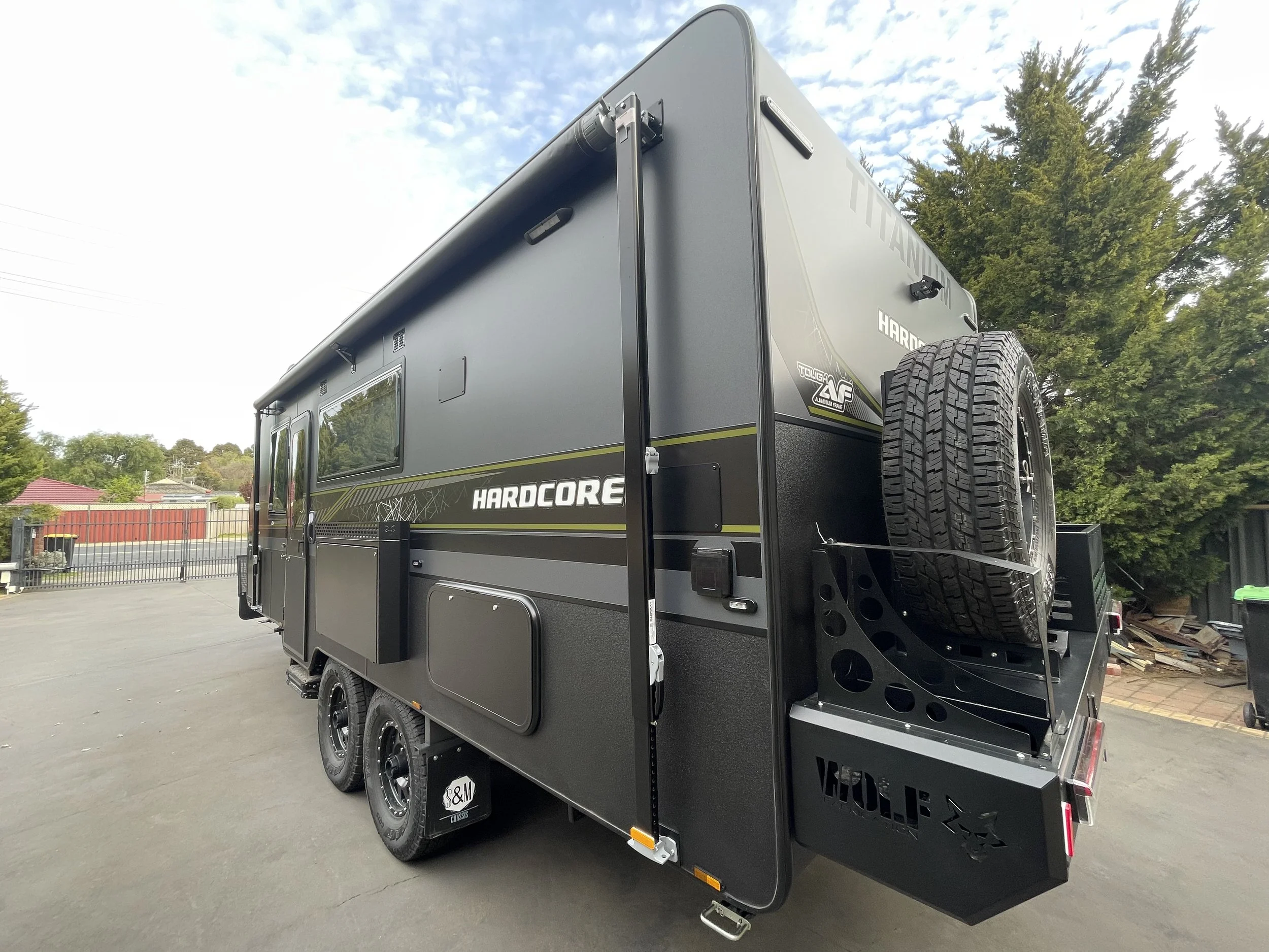 Wrapped_On_Vinyl_Caravan_PPF9083.jpg