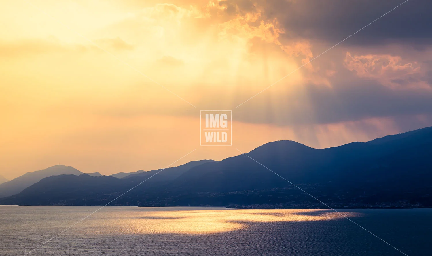 Lake Garda Sun rays copy.jpg
