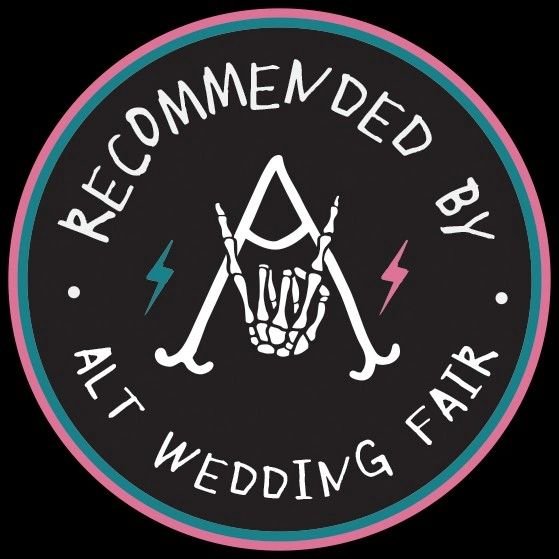 Calling all emo/punk/goth/rock and roll alt brides and nearlyweds! 

I'm now a part of this directory and I had a browse on all the categories yesterday - um you need to go check it out NOW if you're still needing some awesome alternative suppliers f