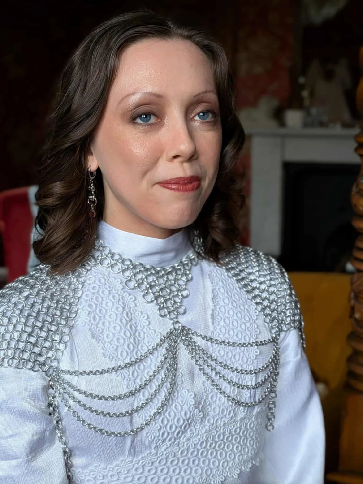 alternative-bride-70s-inspired-hair-makeup