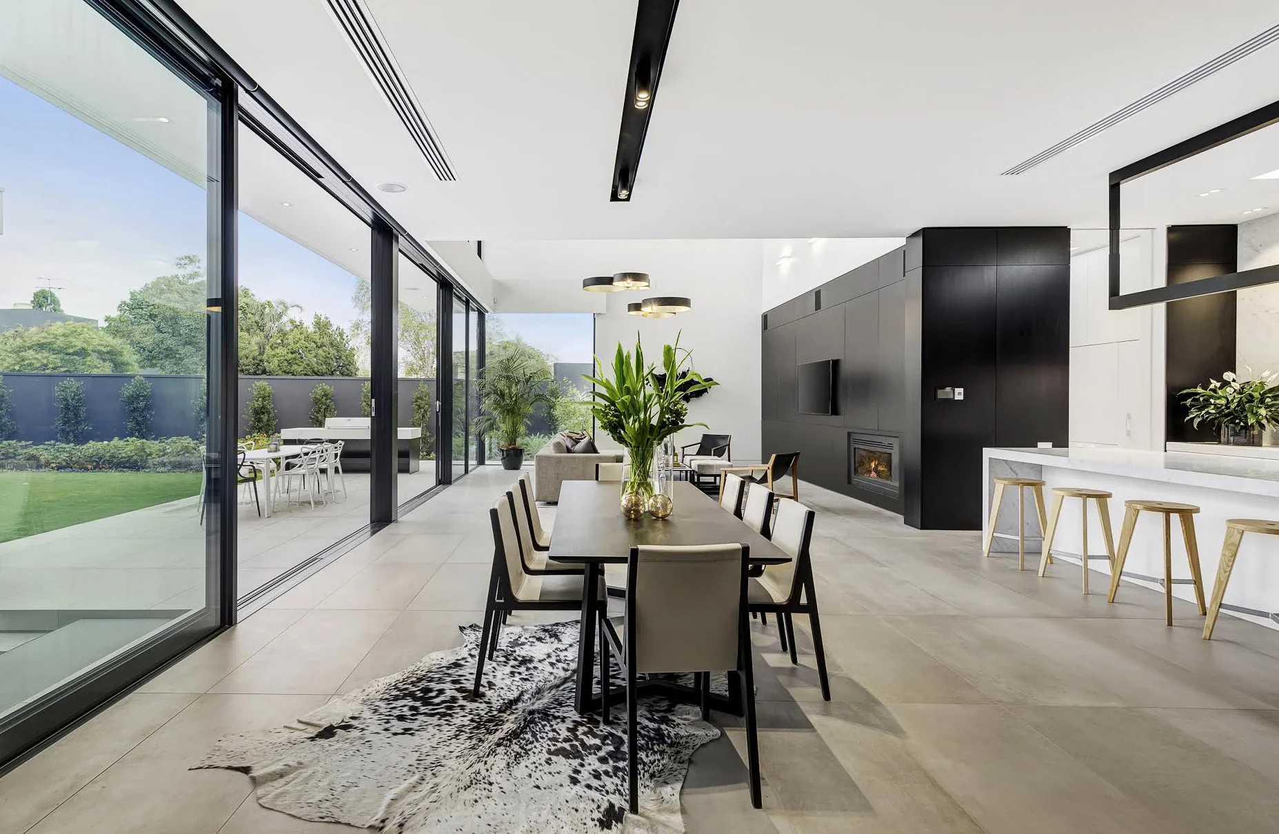 wendy holland toorak.jpg