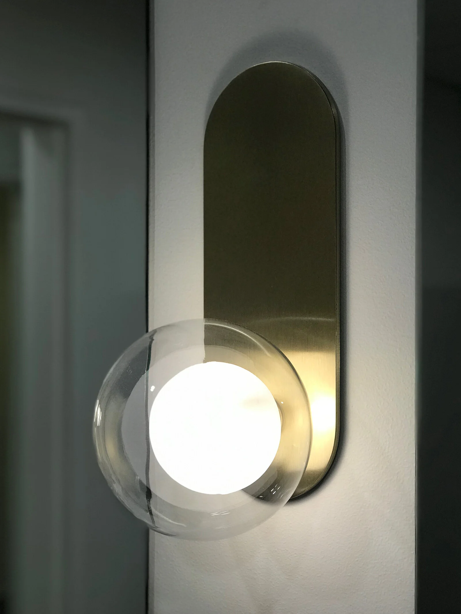 oblong simple sconce.JPG