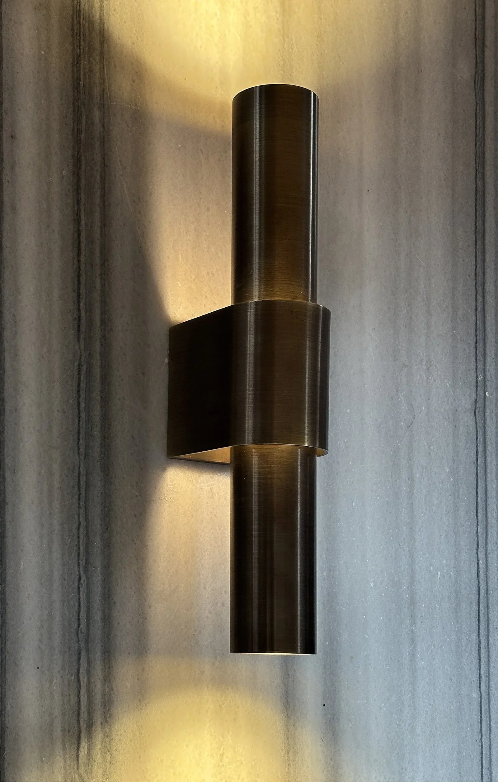 cove+sconce+ambient+3d.webp