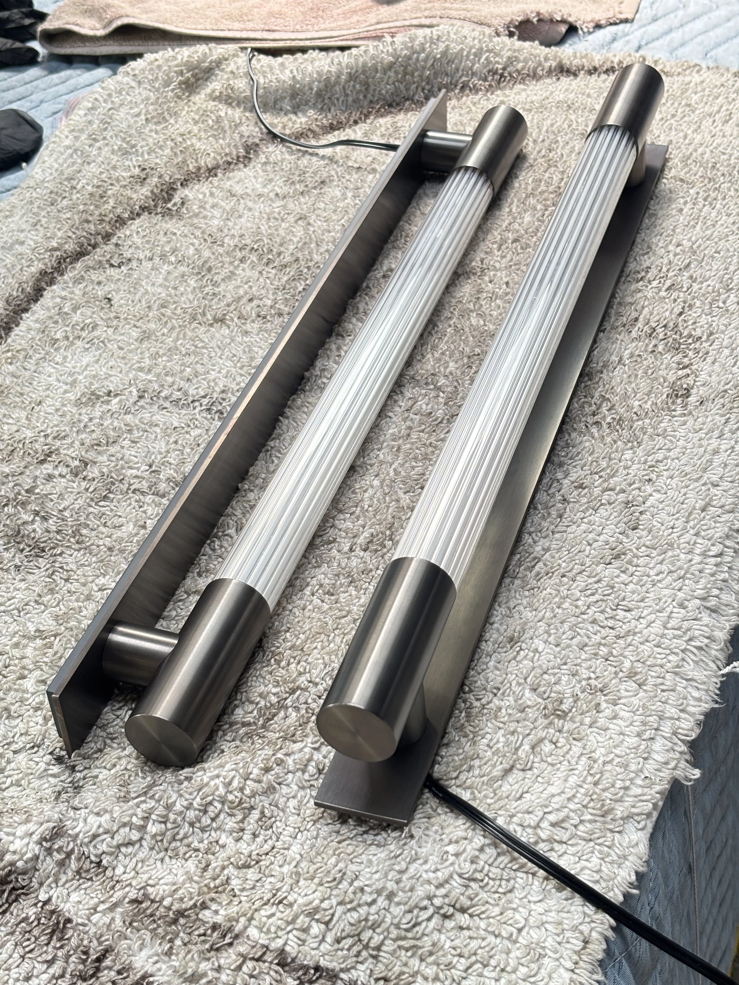 SINGLE REEDED GLASS SCONCE.JPG