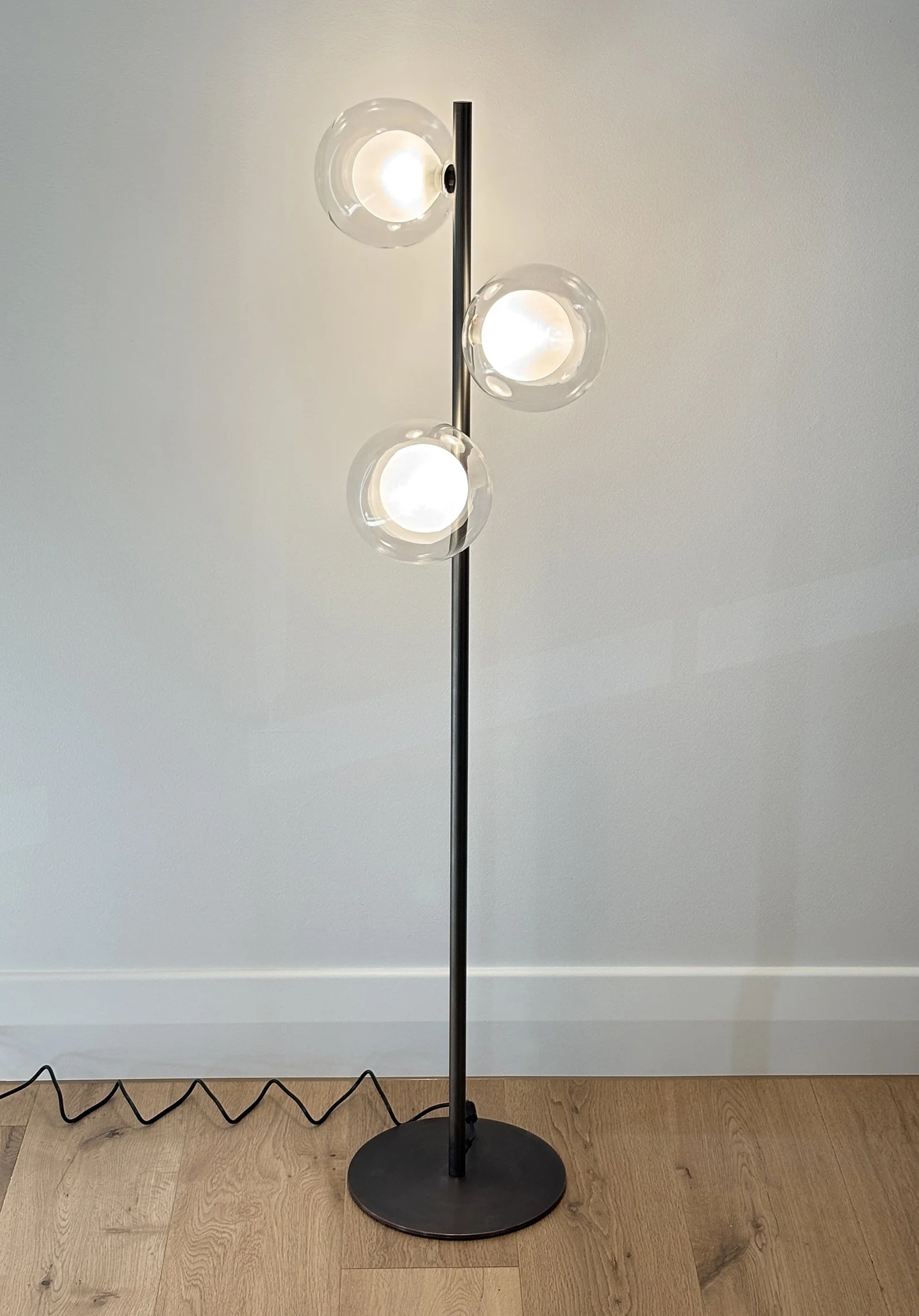 STEM FLOORLAMP ON.jpg