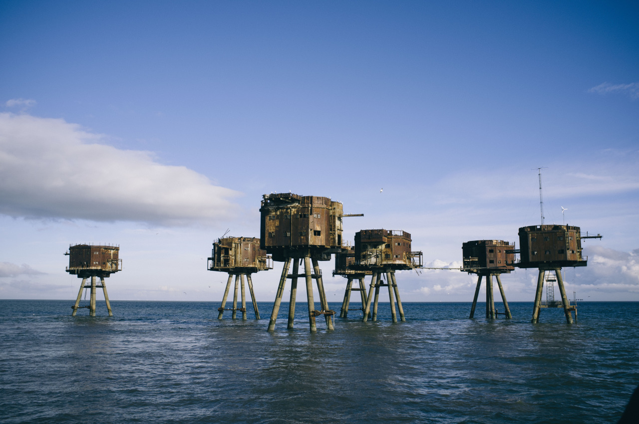 MEET: ANNE HOLLOWDAY Anne's photographs make you want to sack off your job, pack up and go exploring. READ MORE.